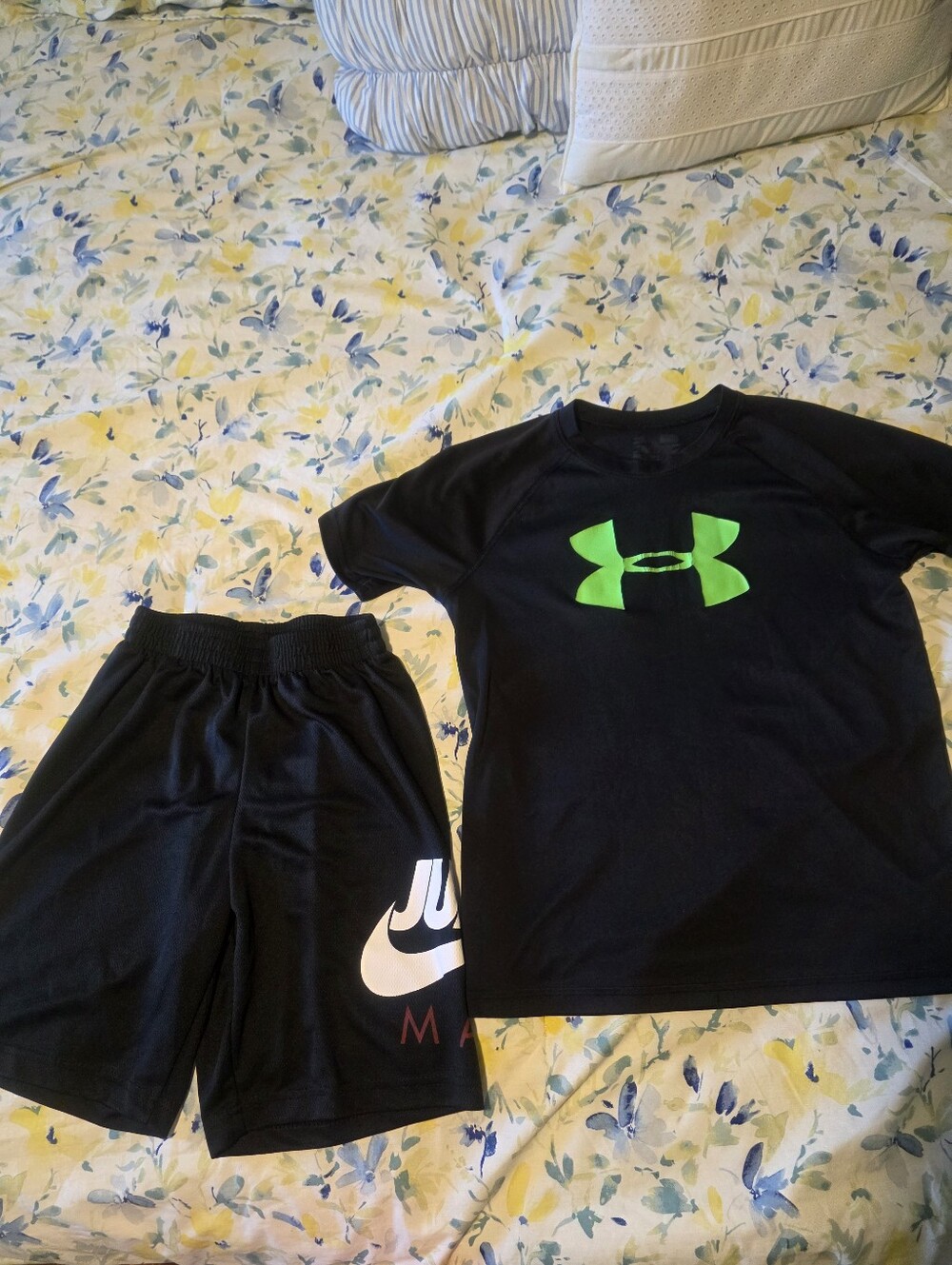 2 Piece Bundle Boys Under Armour Shirt L & Jordan Black Mesh Shorts Logo S Ch 10
